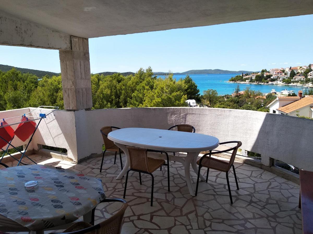 Braco Apartments By The Sea With A Sea View Žaborić Extérieur photo