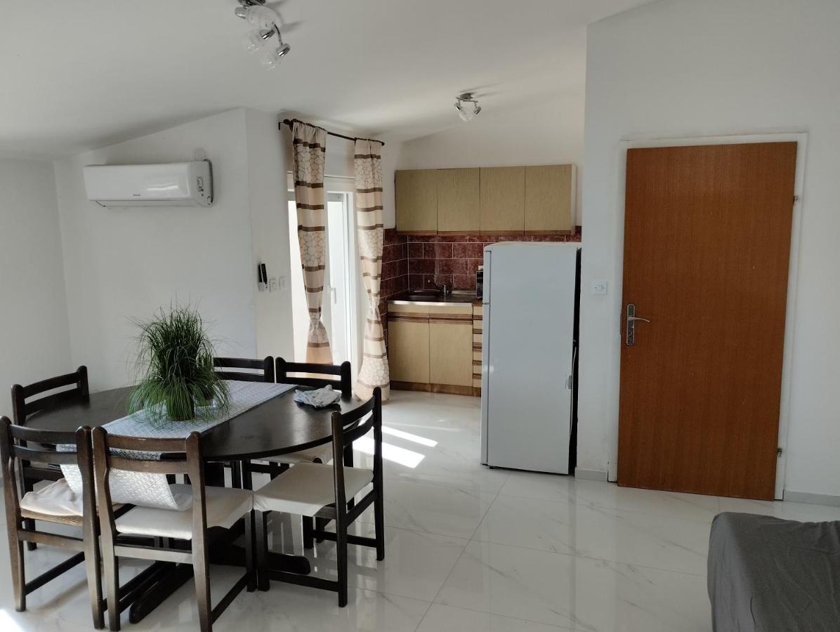 Braco Apartments By The Sea With A Sea View Žaborić Extérieur photo